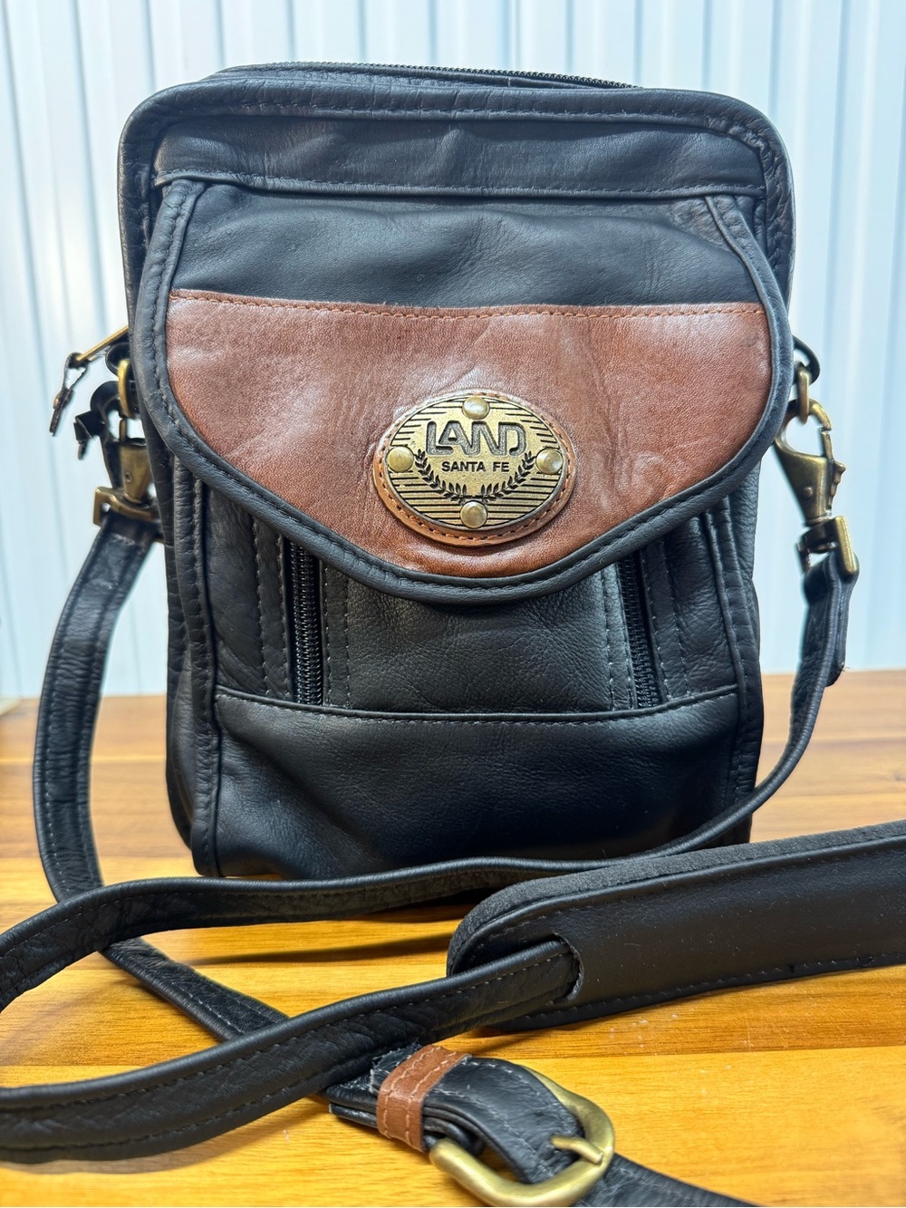 Land Santa Fe #8022 Vintage Black Full-grain Colombian Vaqueta Leather Crossbody
